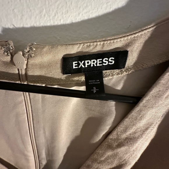 Express Linen-Blend Puff Sleeve Romper - Picture 4 of 7